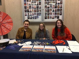 2019 I Love Illinois Week: L-R: Kenna, Maddi, Olivia